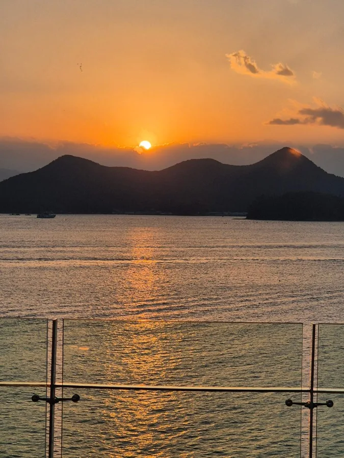 통영 석양 — 섬 실루엣